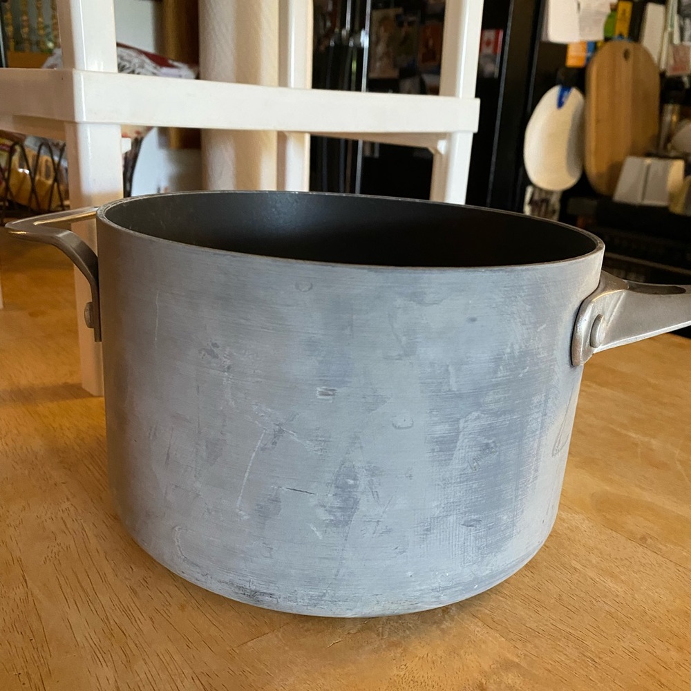 Calphalon kitchen essentials 4 quart pot
